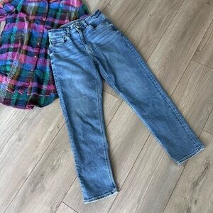 American Eagle Outfitters Mom Jean Classic Wash Size 6 Regular Length